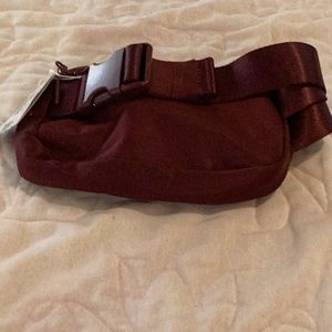 Lululemon Everywhere Belt Bag nwt